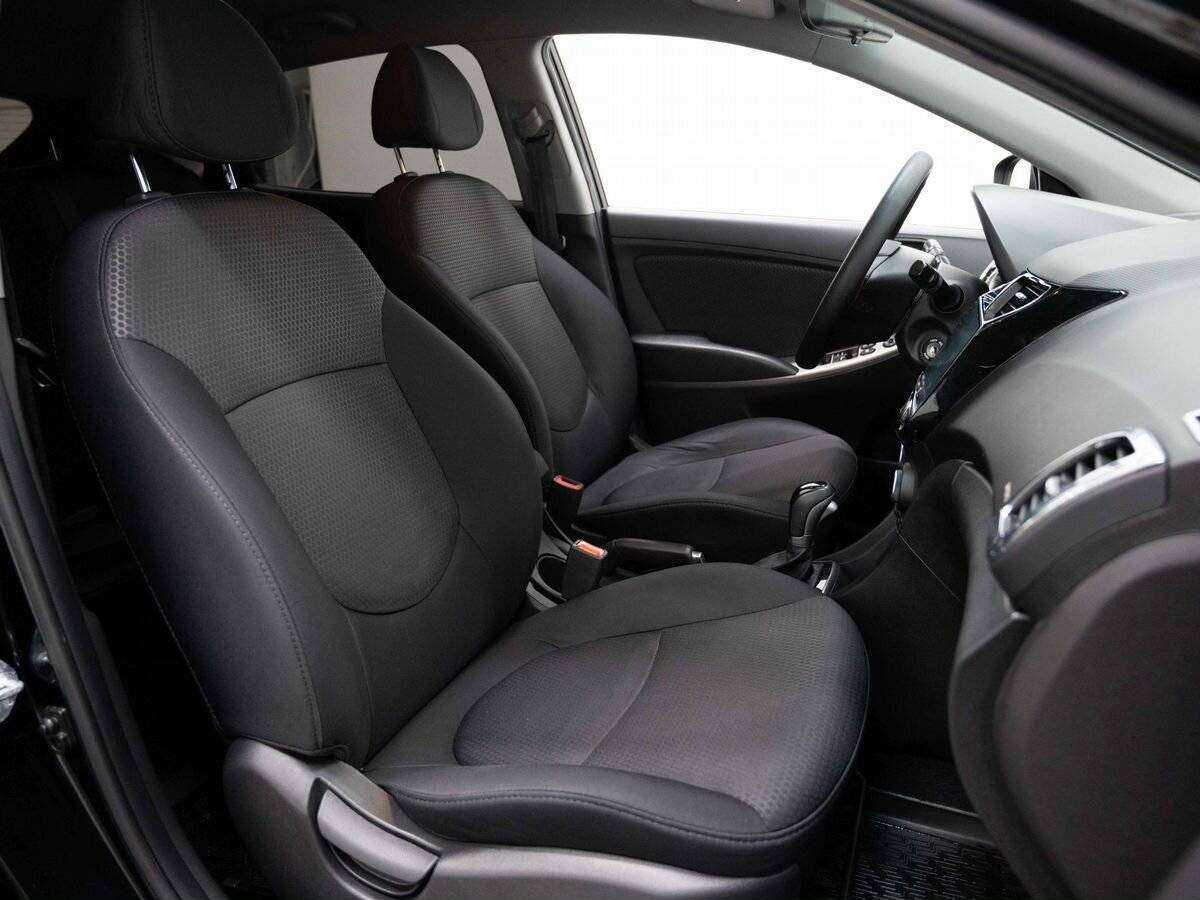 Купить Hyundai Solaris, 2016, 138 787 км, фото №12