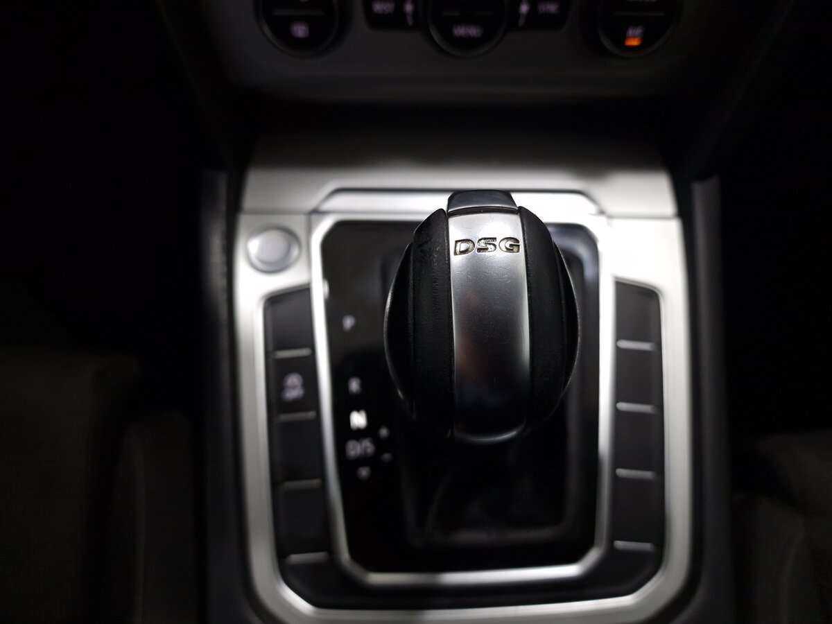 Купить Volkswagen Passat, 2015, 220 993 км, фото №9