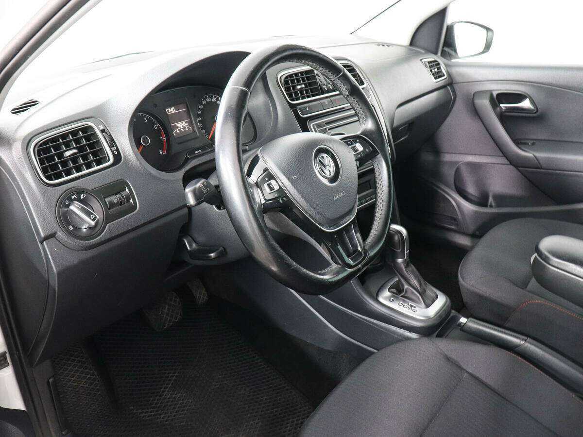 Купить Volkswagen Polo, 2017, 79 655 км, фото №9
