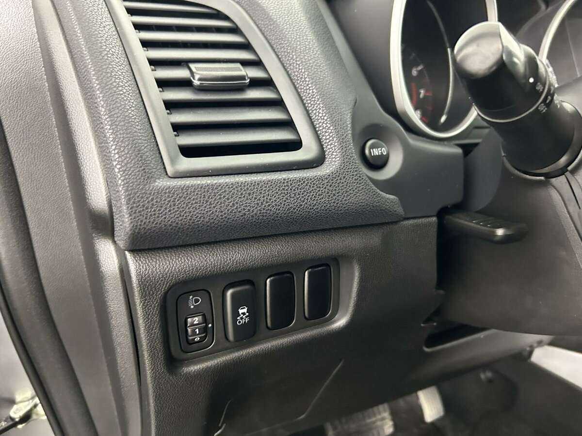 Купить Mitsubishi ASX, 2012, 142 820 км, фото №9