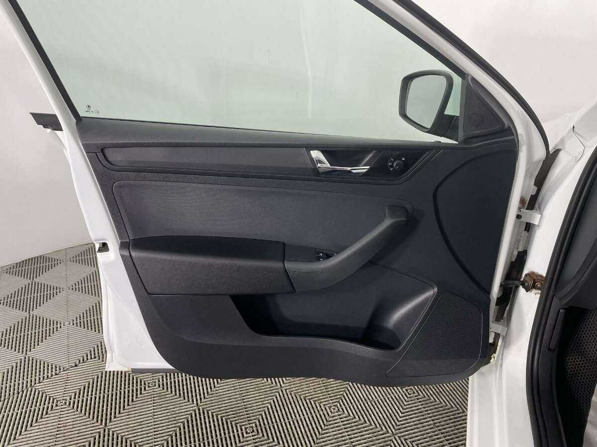 Купить Skoda Rapid, 2019, 102 000 км, фото №8