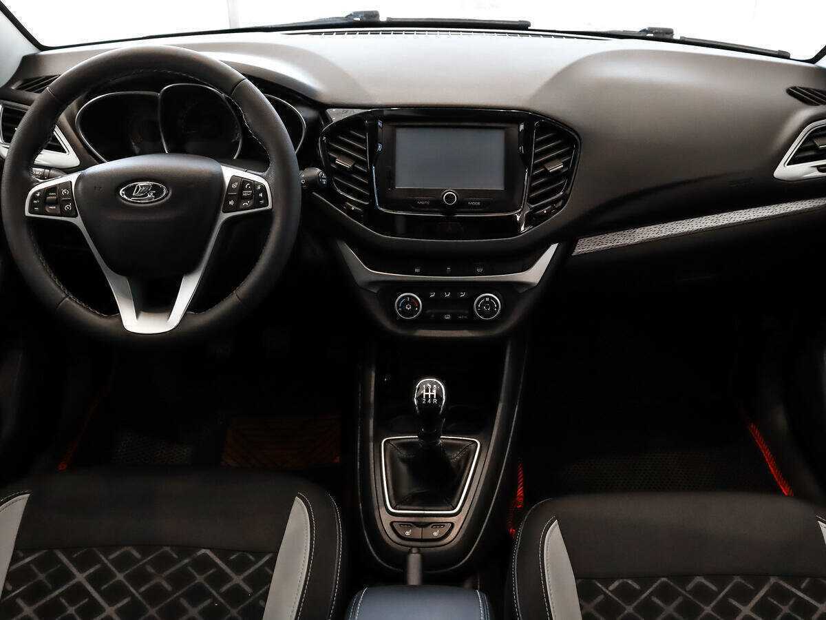 Купить Lada (ВАЗ) Vesta SW Cross, 2019, 129 135 км, фото №11