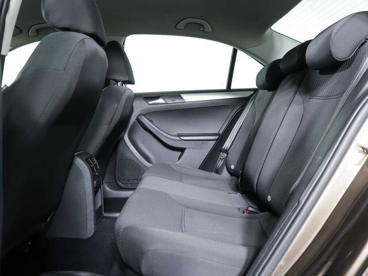 Купить Volkswagen Jetta, 2012, 279 369 км, фото №9