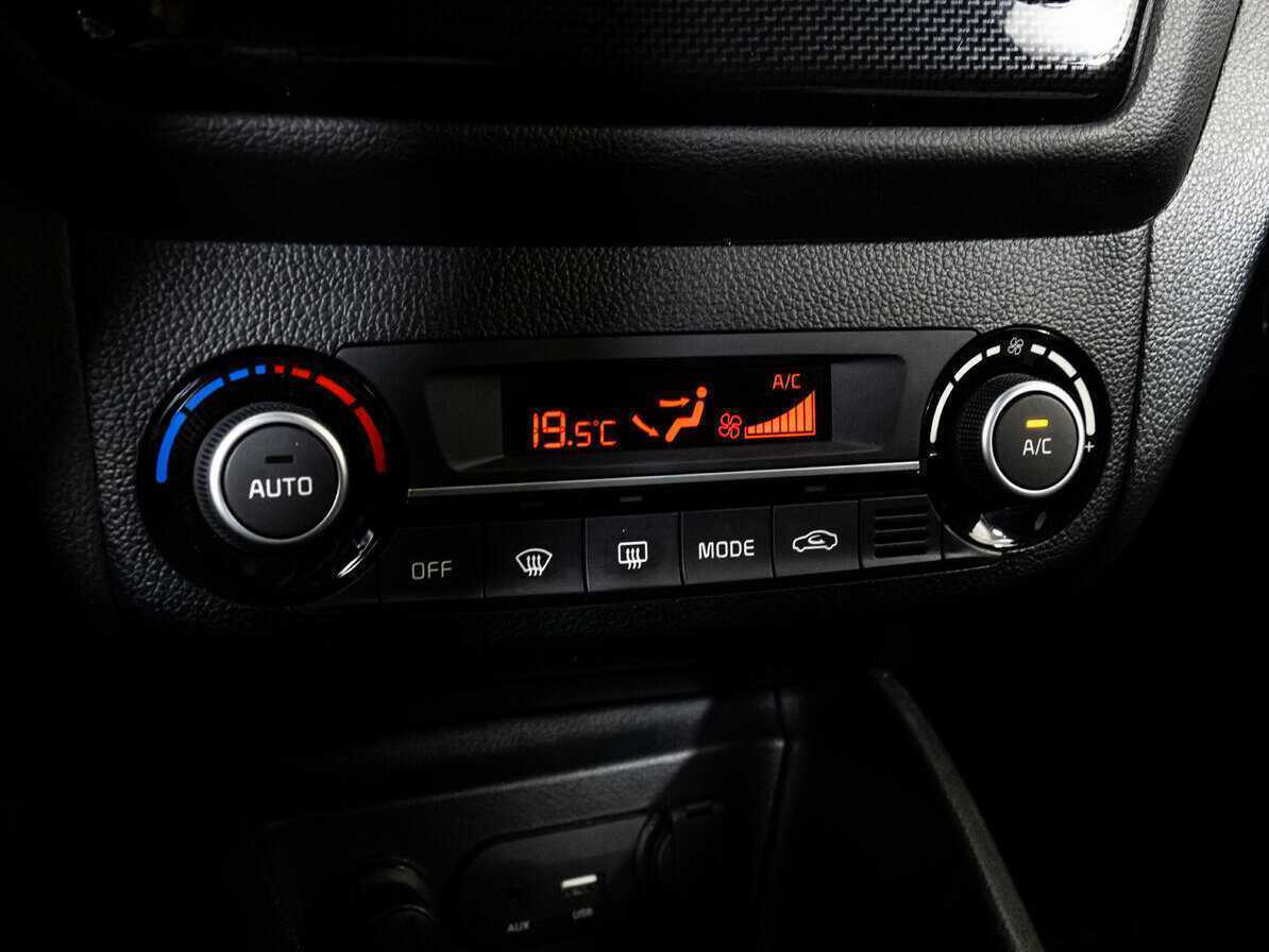 Купить Kia Rio, 2016, 91 800 км, фото №11