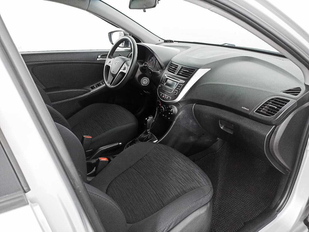 Купить Hyundai Solaris, 2015, 62 669 км, фото №7