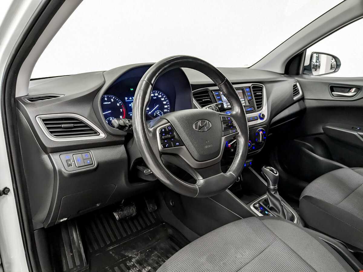 Купить Hyundai Solaris, 2017, 107 457 км, фото №16