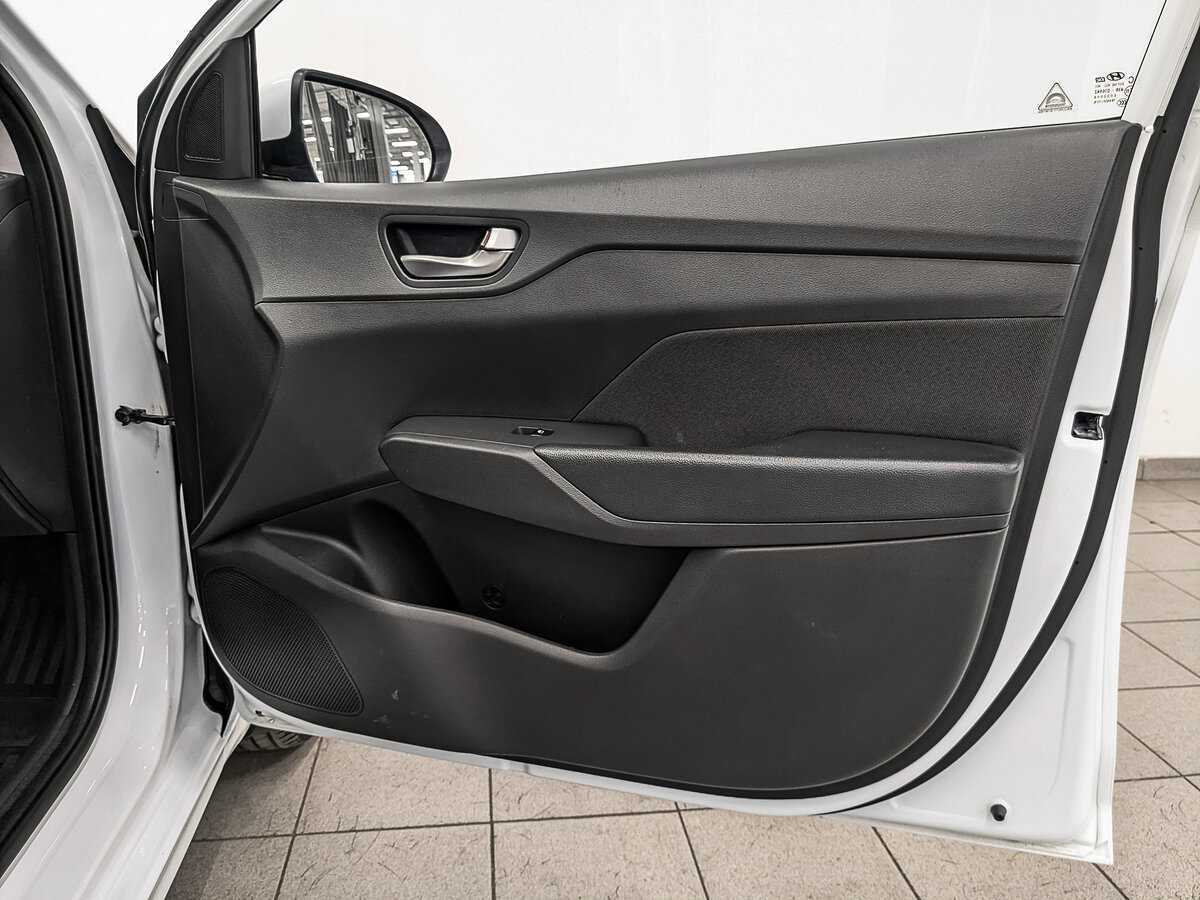 Купить Hyundai Solaris, 2019, 107 966 км, фото №22
