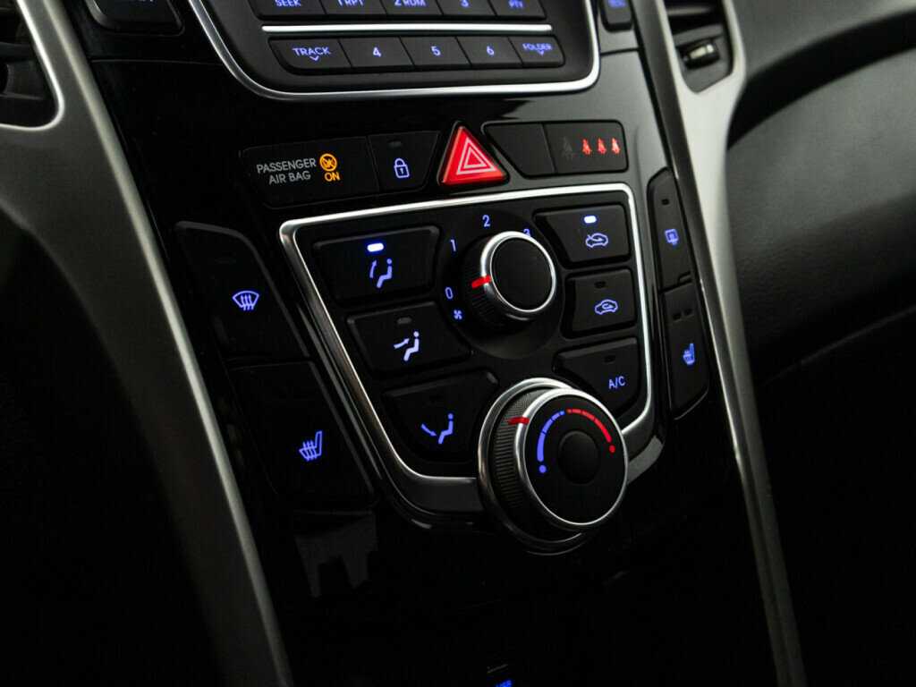 Купить Hyundai i30, 2014, 227 924 км, фото №15