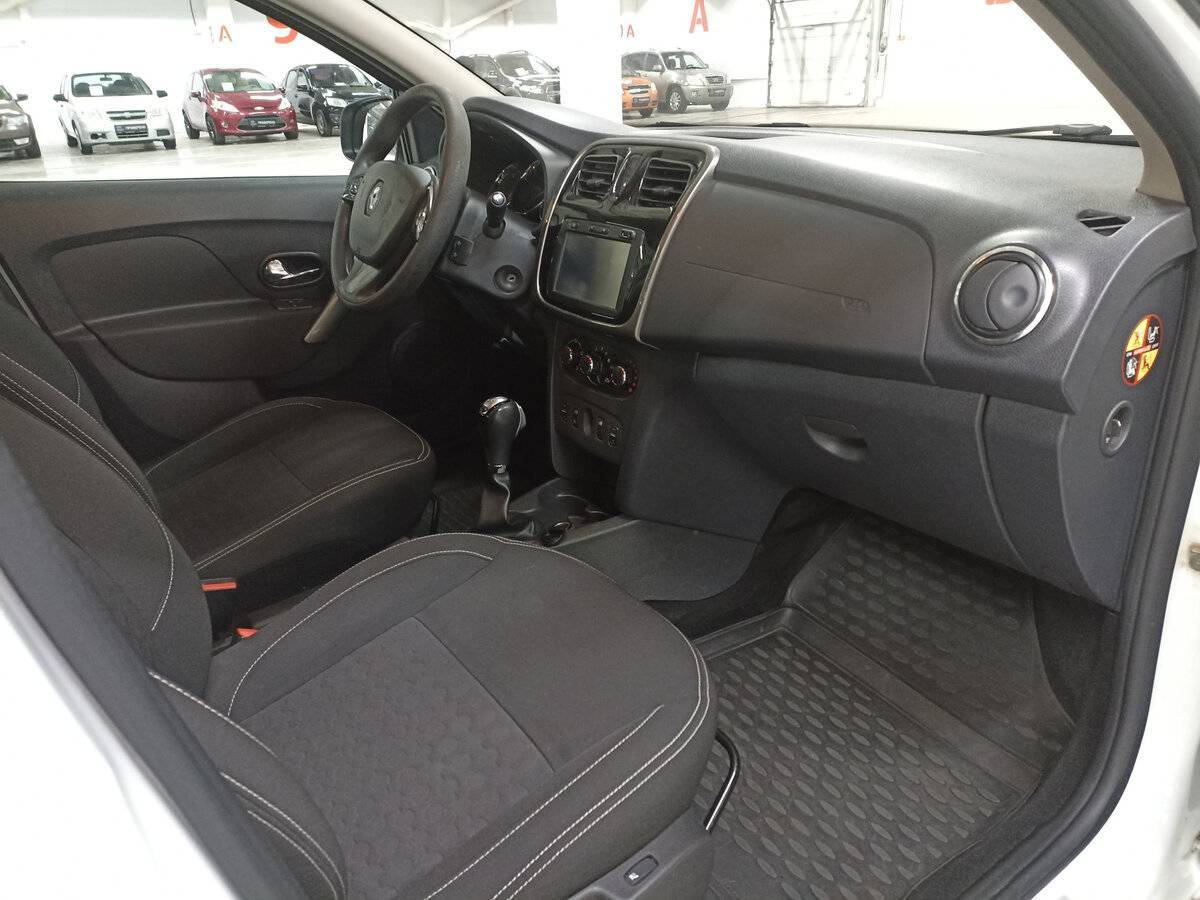 Купить Renault Logan, 2017, 100 674 км, фото №11