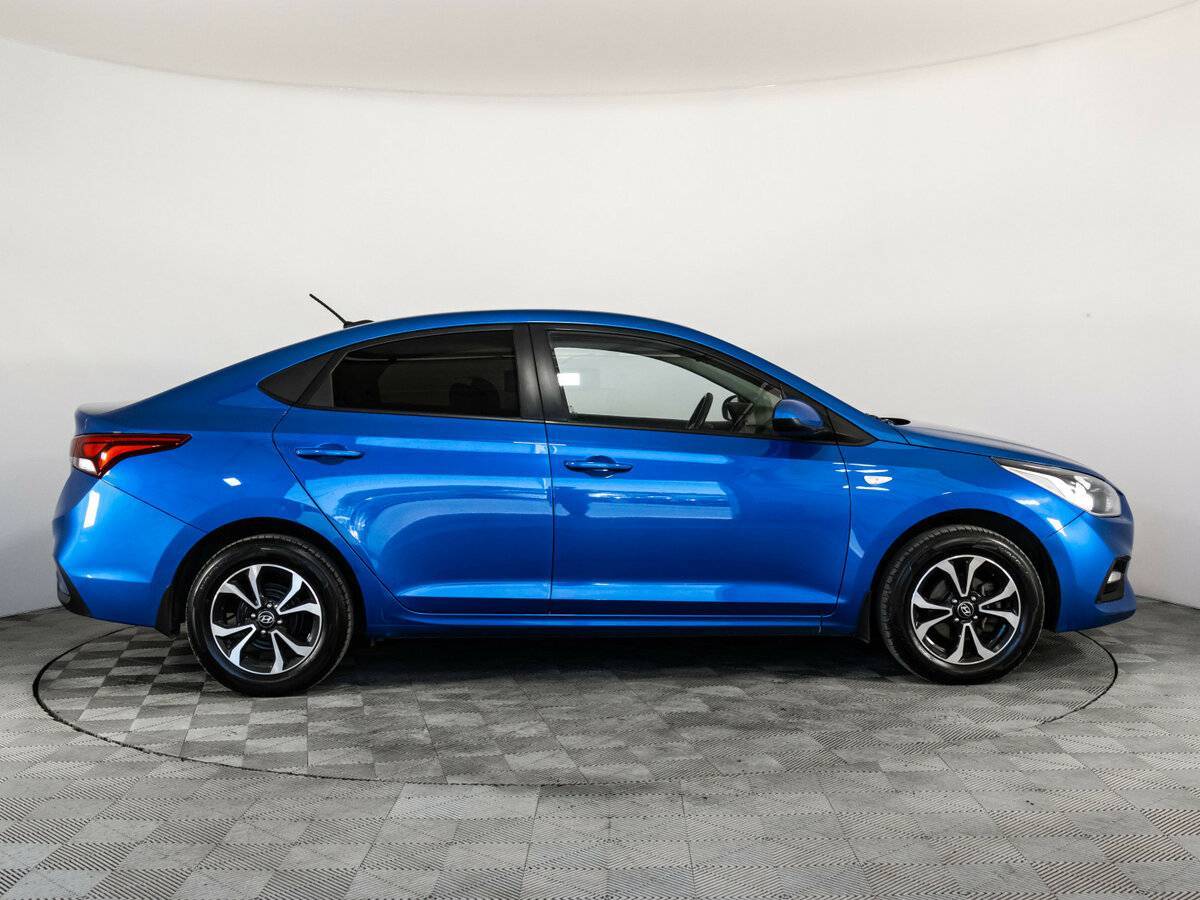 Купить Hyundai Solaris, 2018, 120 474 км, фото №4