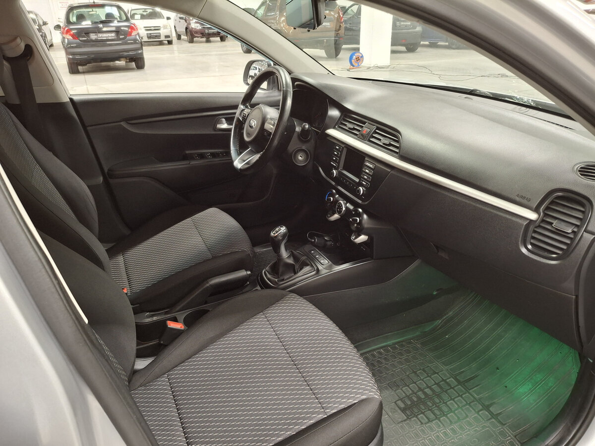 Купить Kia Rio IV, 2017, 180 535 км, фото №11